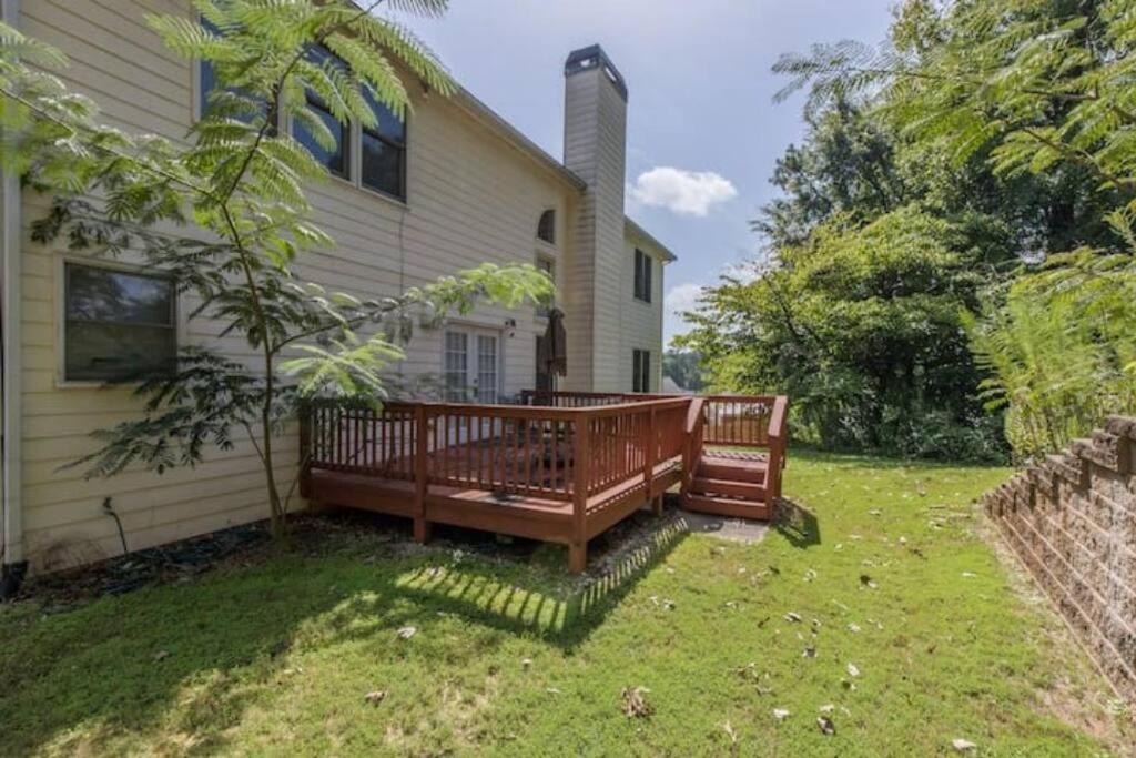 Opuluxe The Pop Art House Sleeps 12 in Smyrna, US