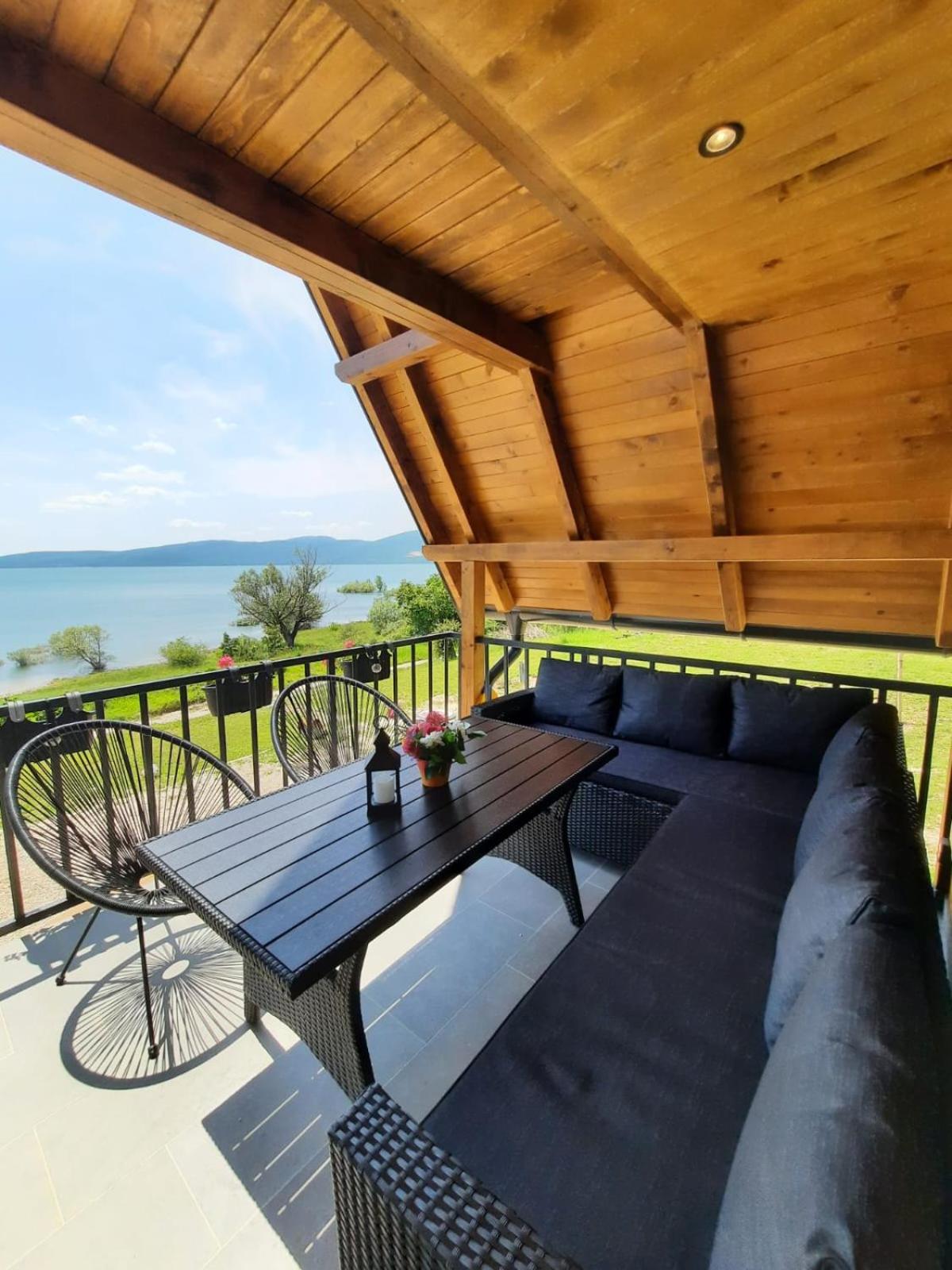 Lake House Beliz