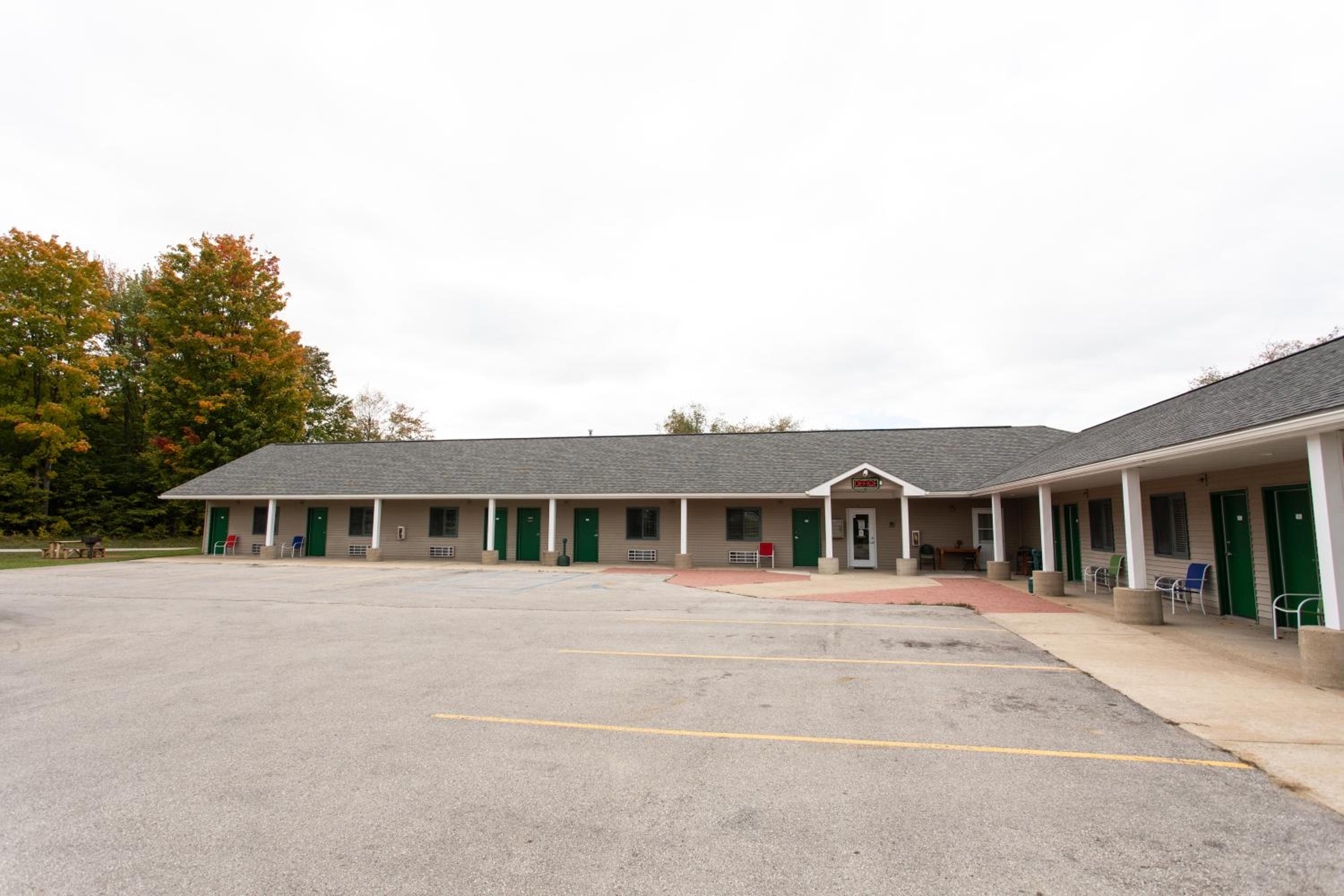 The Kingsley Suites