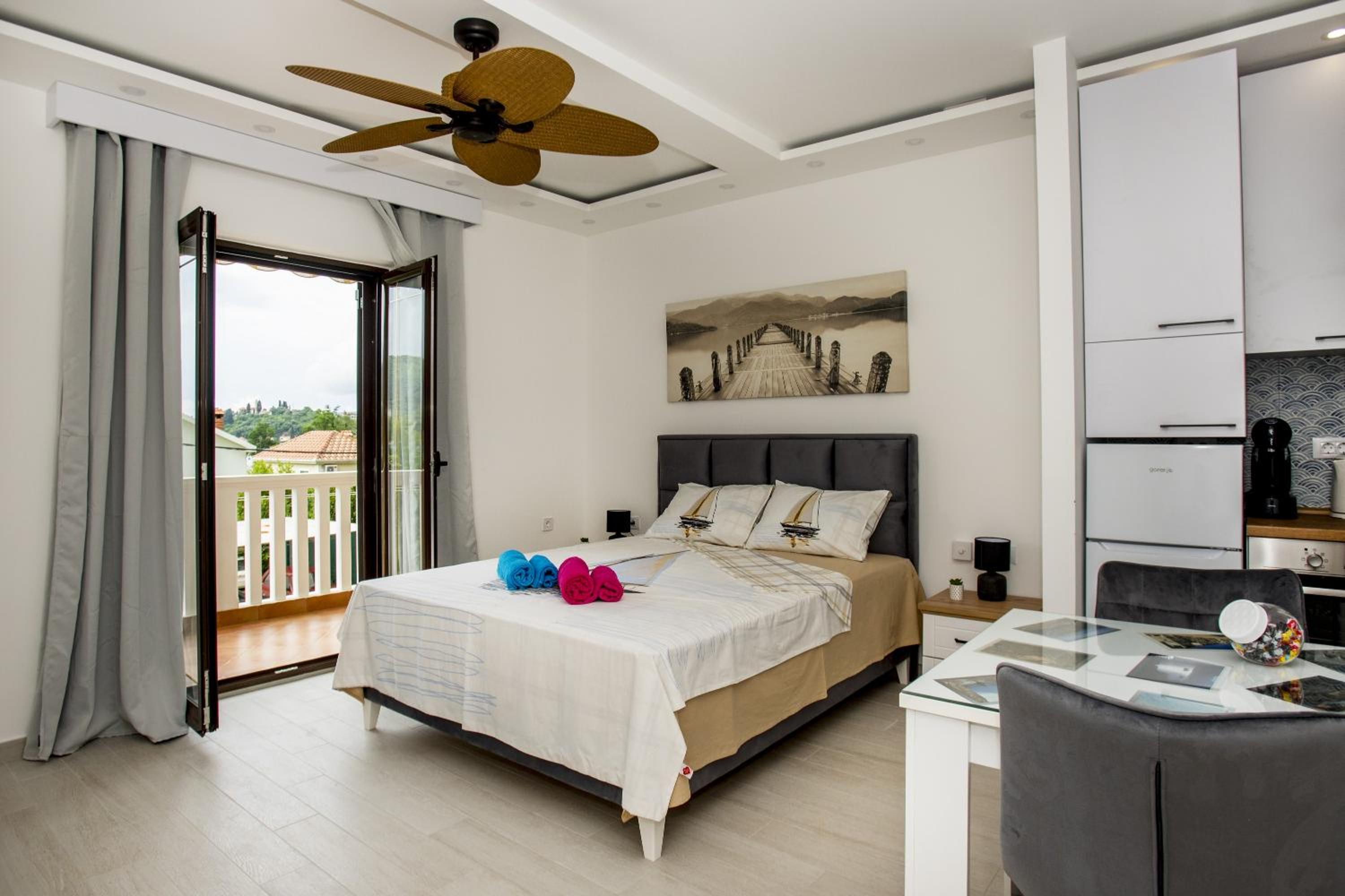 Studio Apartments Summer Time