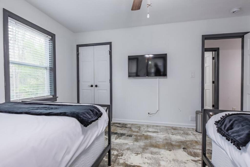 Opuluxe Renaissance Art Luxe Stay Downtown ATL view 2