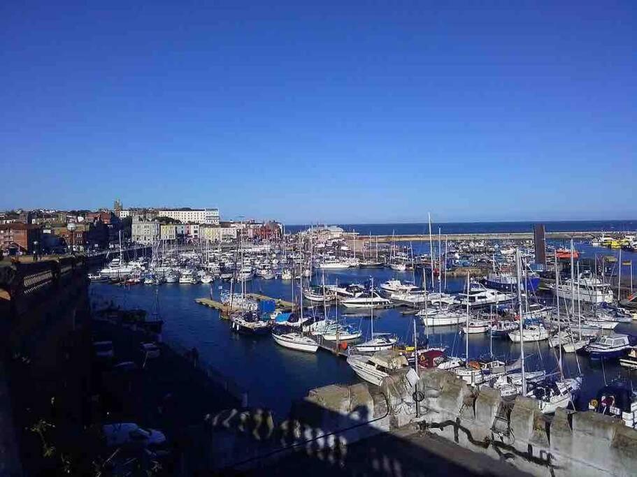 Lovely decor, seafront modern flat view 5