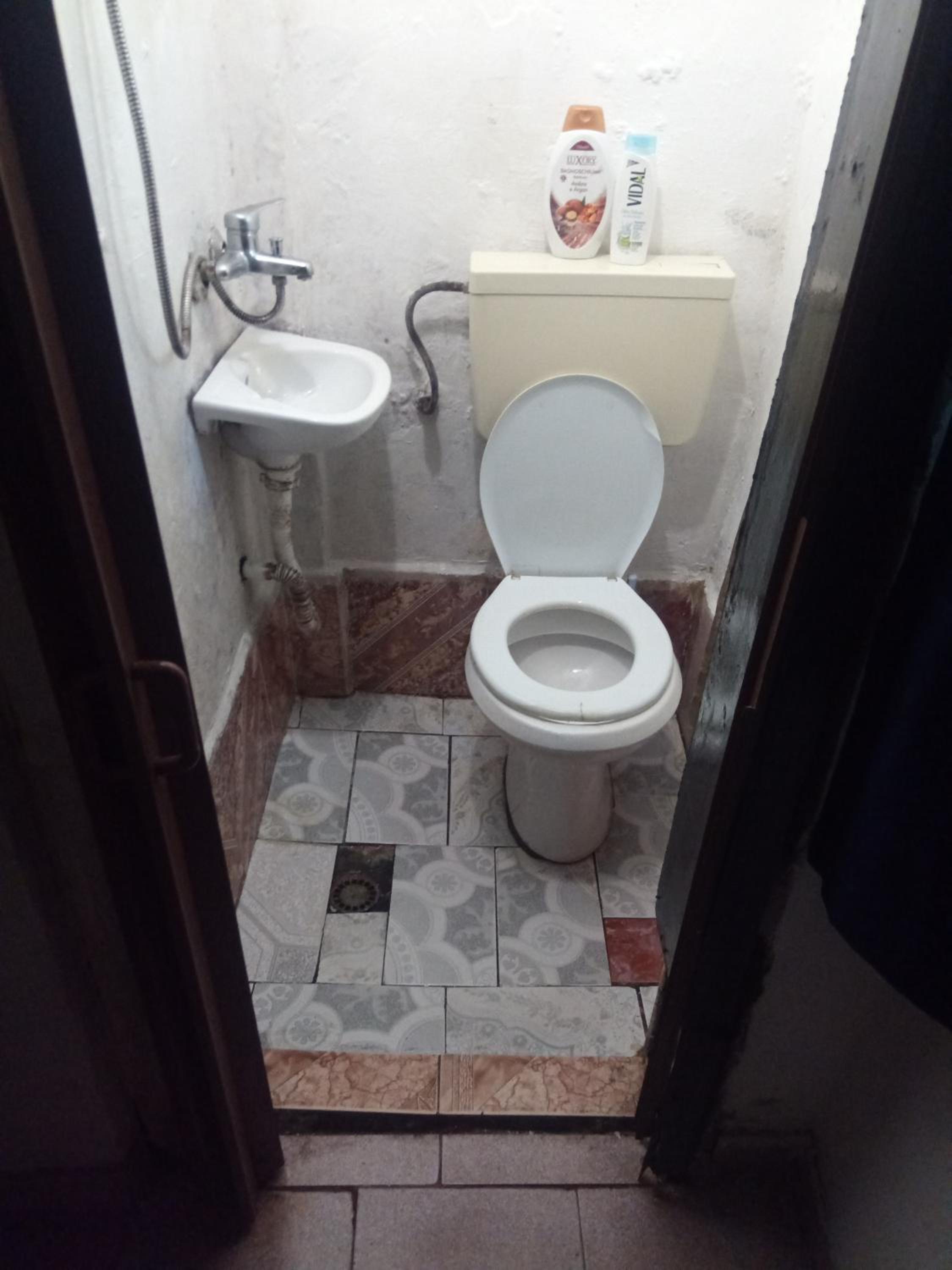 Private Studio 17