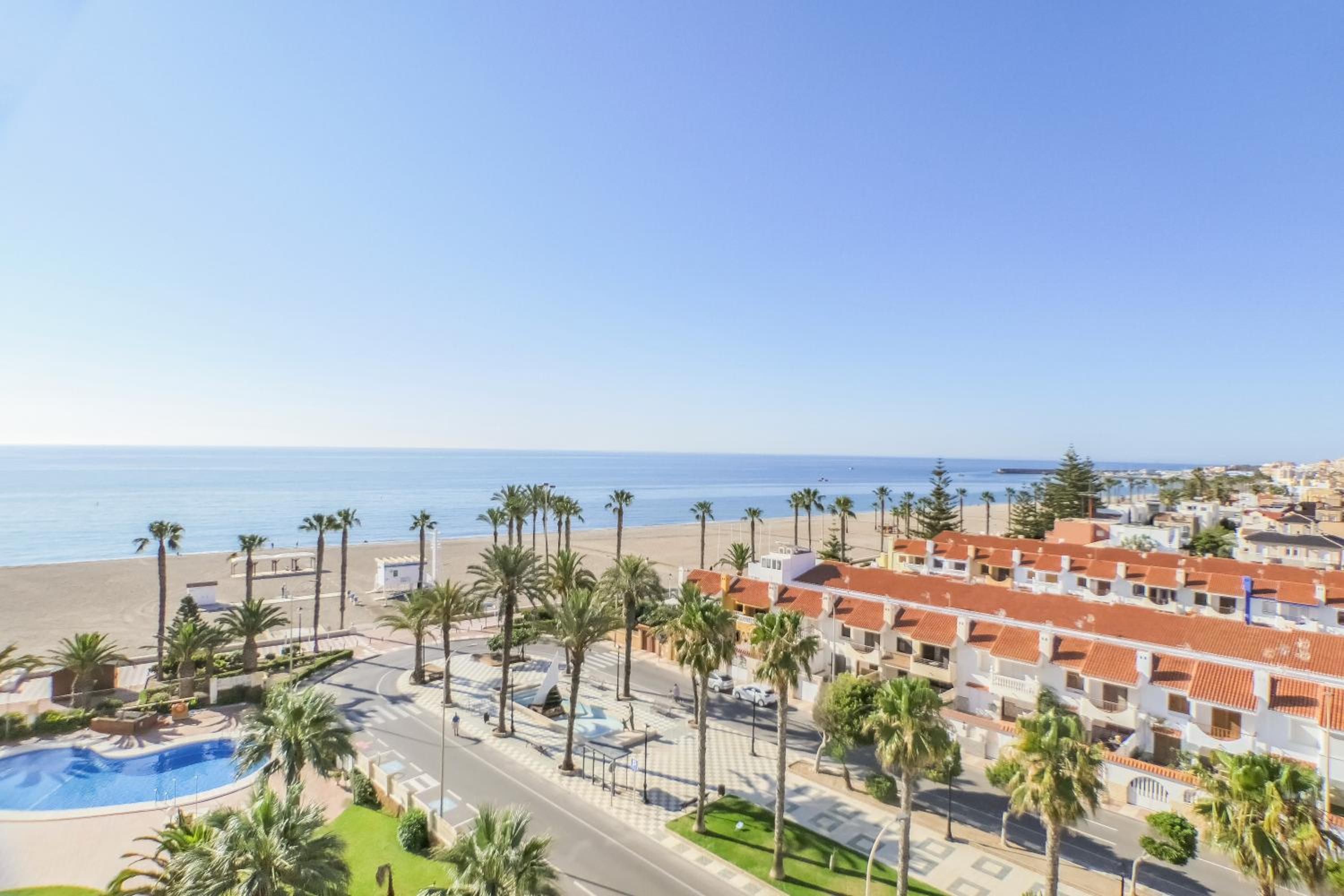 Ático Almería. Paseo marítimo Roquetas de Mar
