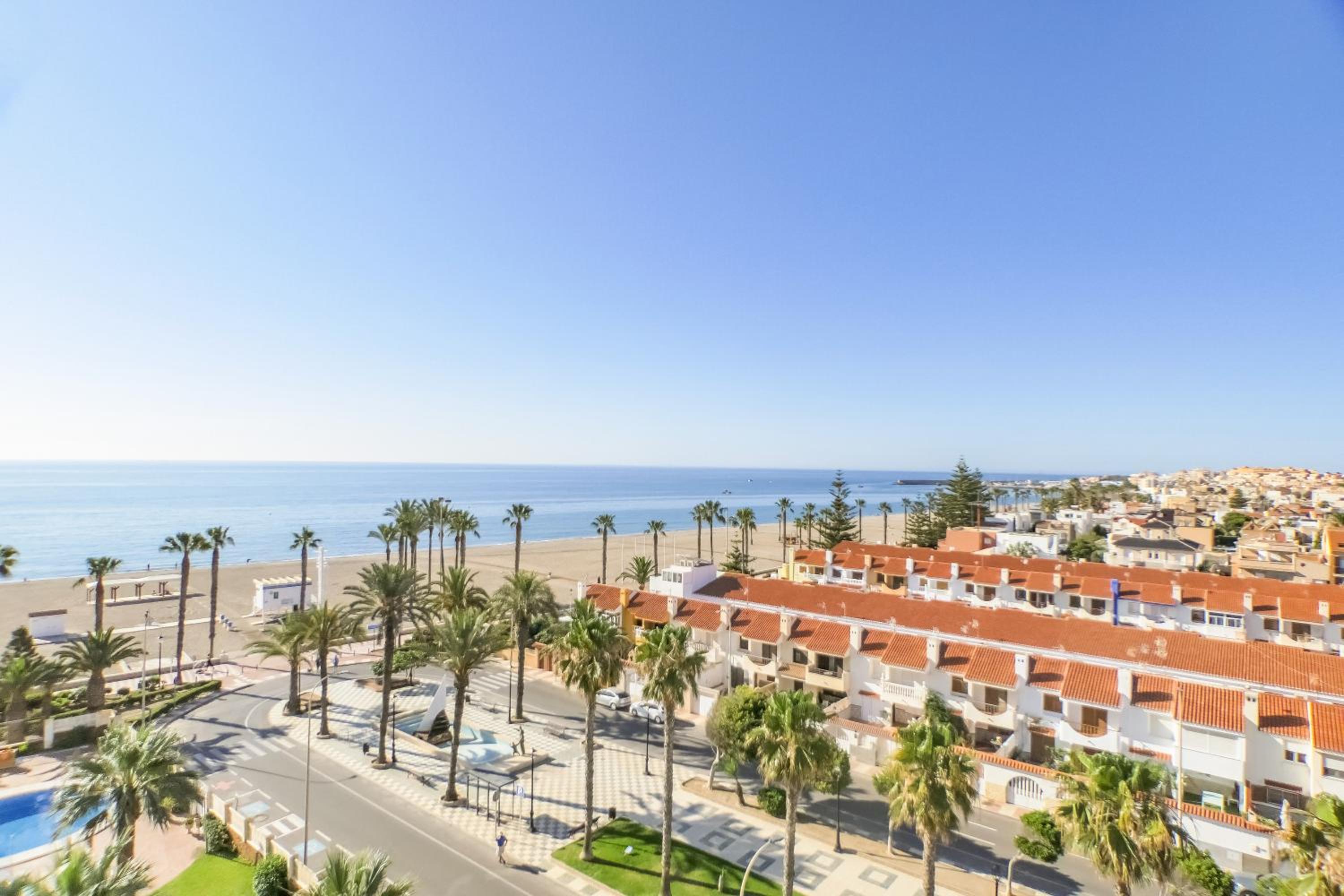 Ático Almería. Paseo marítimo Roquetas de Mar
