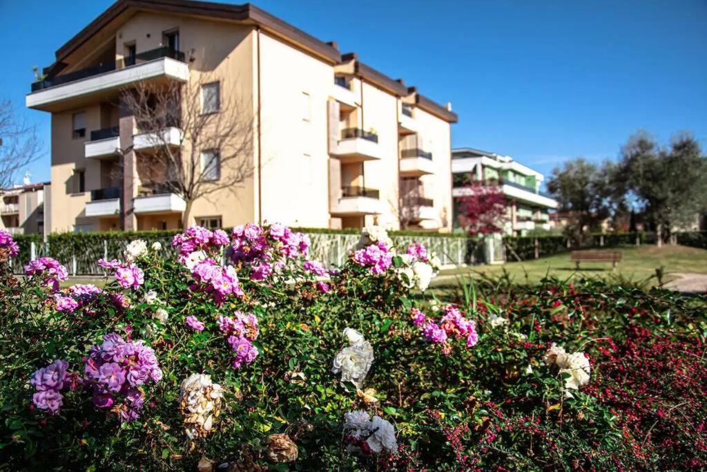 [Lucca Prestige] 5 Min to City, Wi-Fi/Netflix view 2