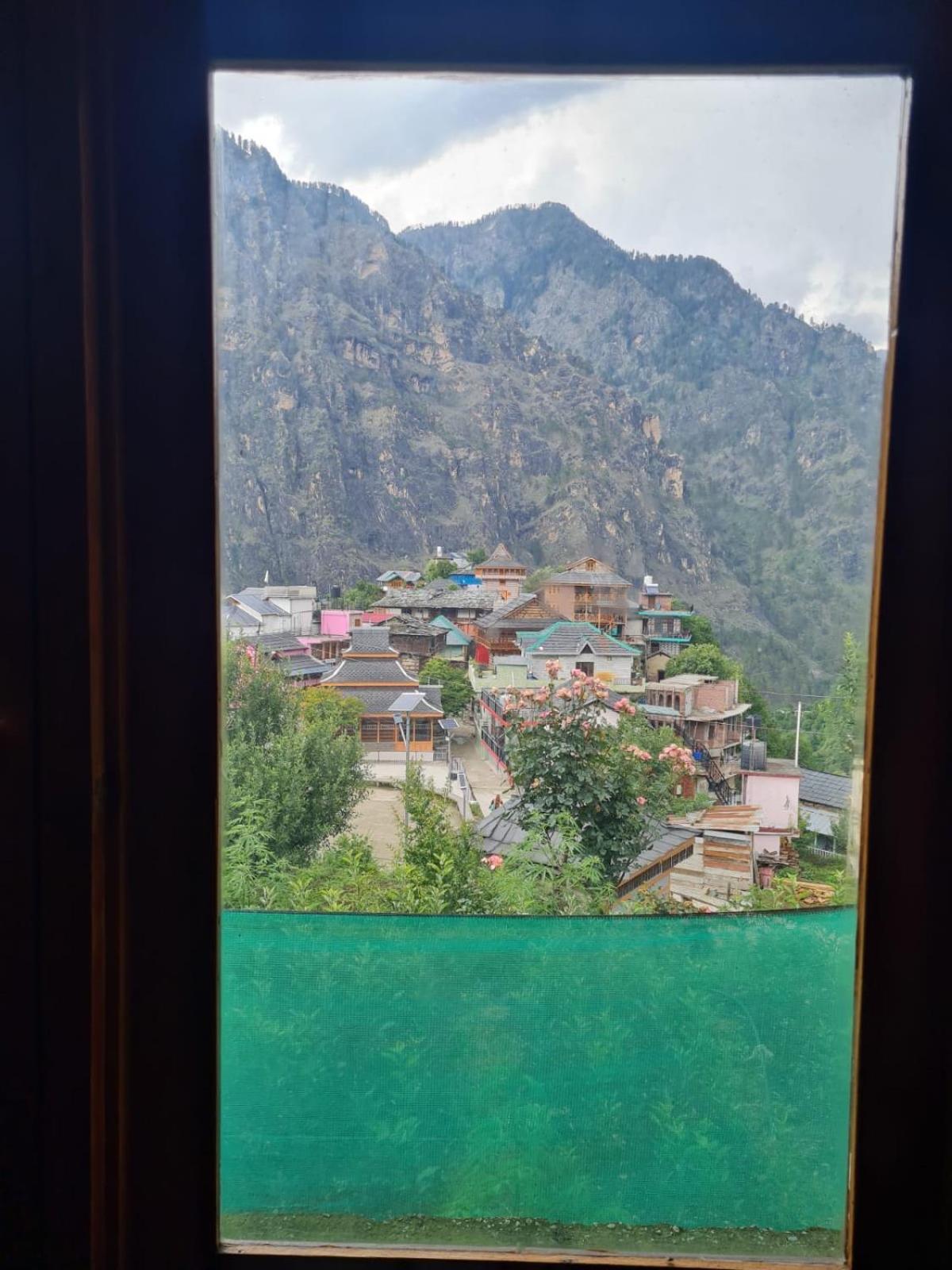 High Spirits Homestay and Cafe, Matuera Village, Parvati Valley view 3