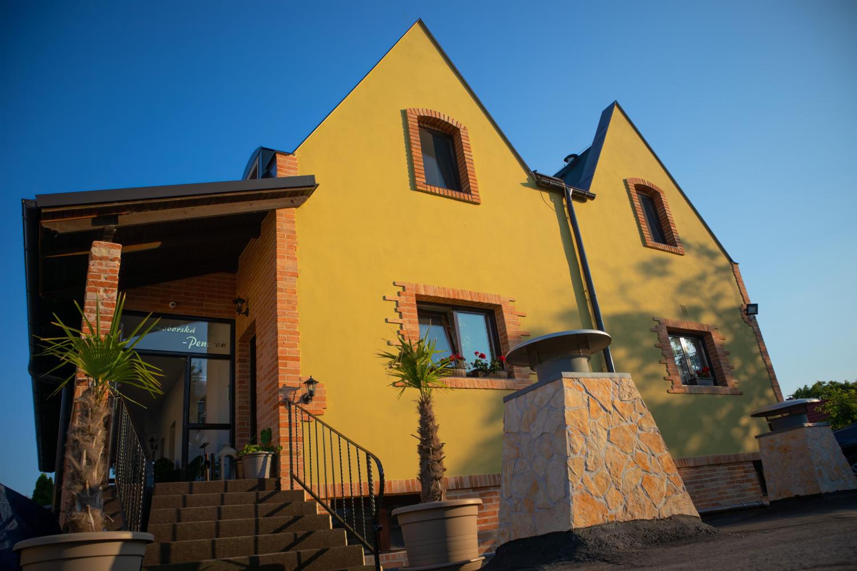 Penzión Wellness & Restaurant Zoborská, free parking