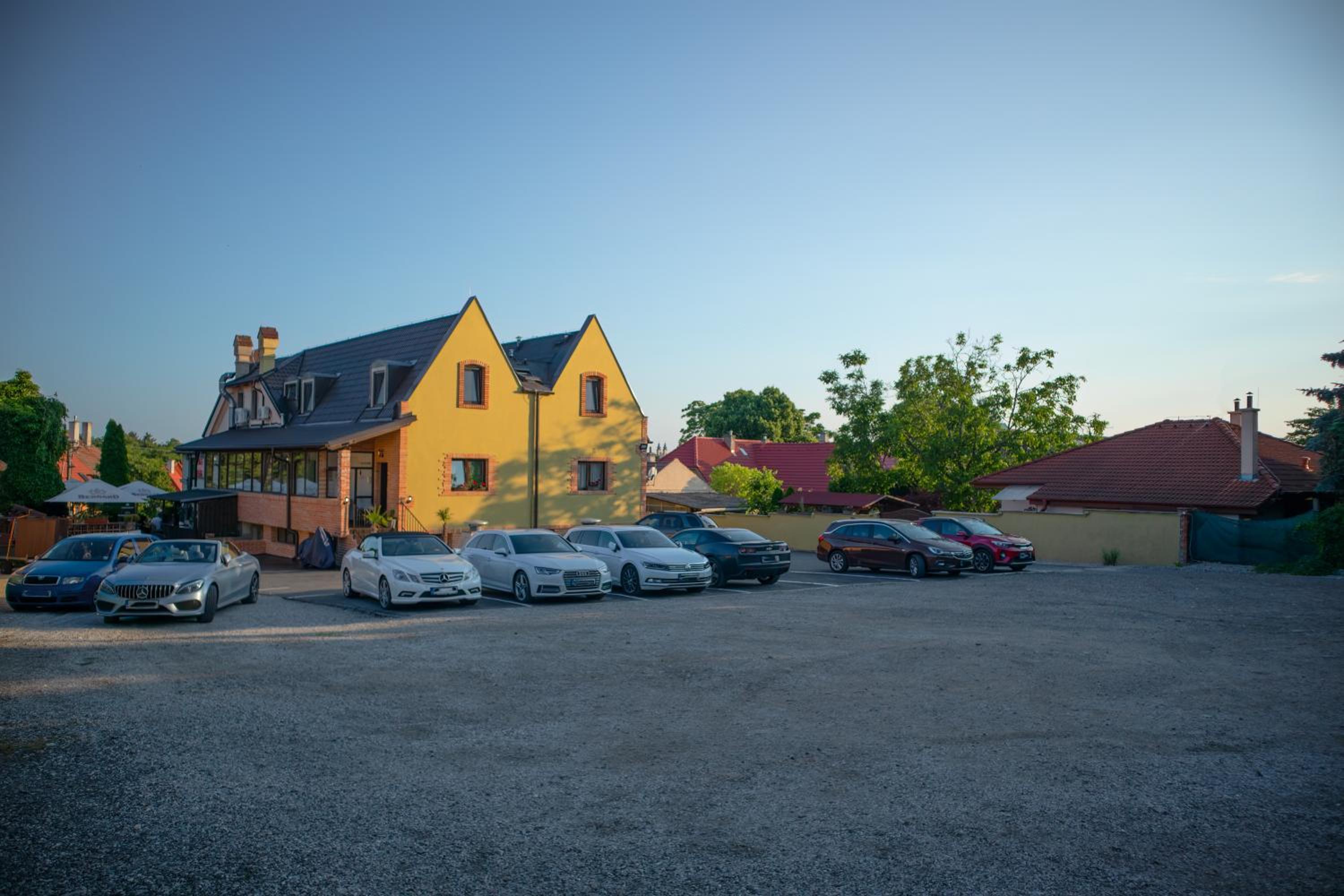 Penzión Wellness & Restaurant Zoborská, free parking