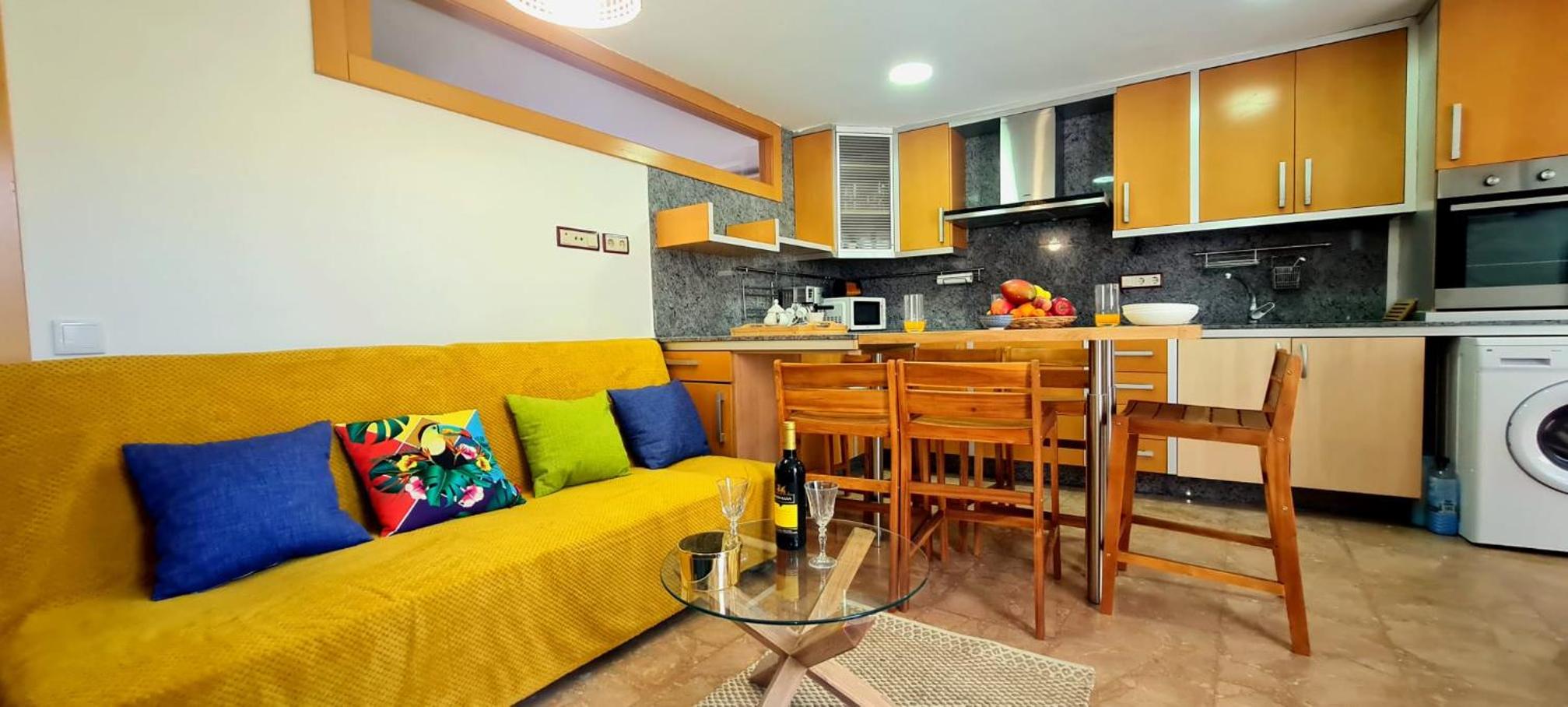 Aparthotel Mediterráneo by NeoHotels-Centro 8 min by Metro
