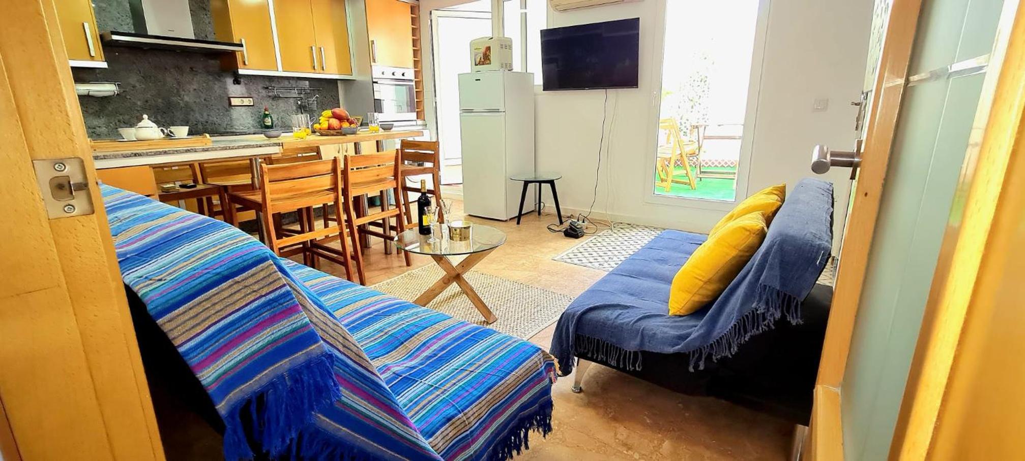 Aparthotel Mediterráneo by NeoHotels-Centro 8 min by Metro