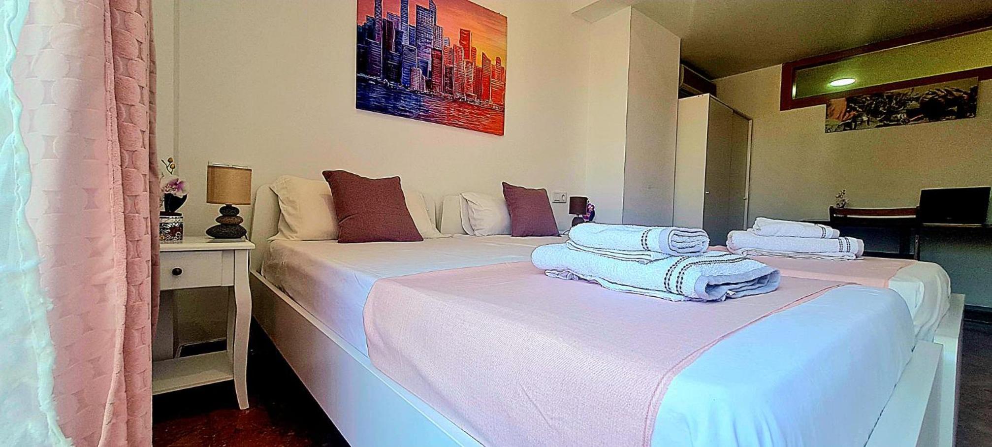 Aparthotel Mediterráneo by NeoHotels-Centro 8 min by Metro