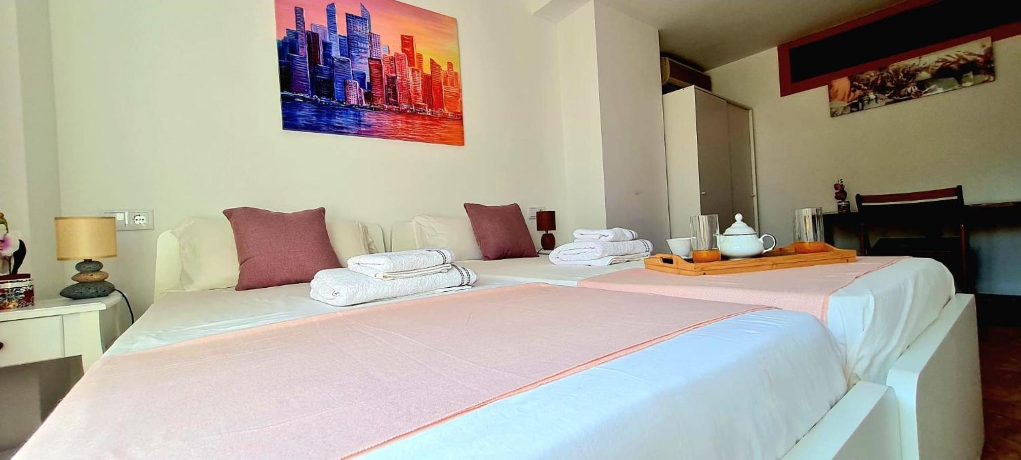 Aparthotel Mediterráneo by NeoHotels-Centro 8 min by Metro