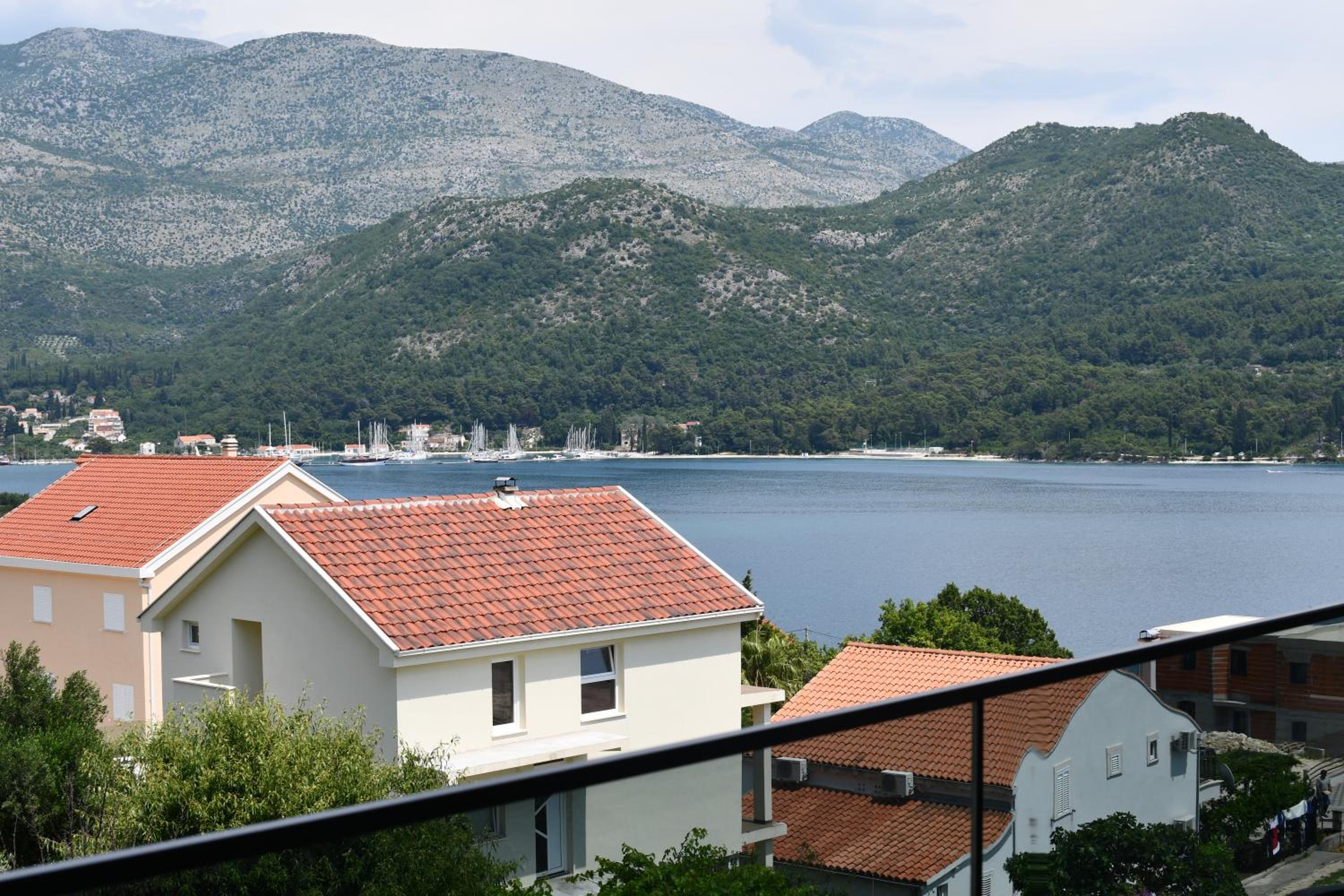 Luxury Villa Salt view 5