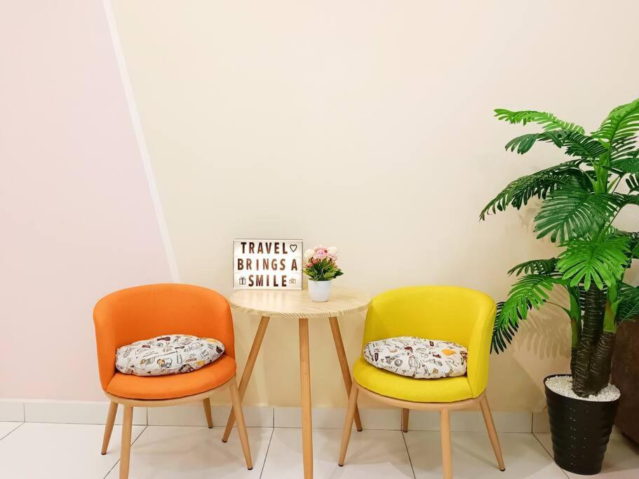 Platino,2 min walk Paradigm mall,2BR 6PAX by Hint