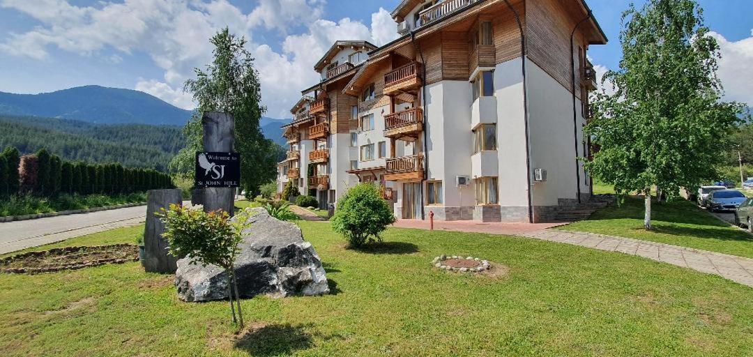Harriet Hill Designer Bansko