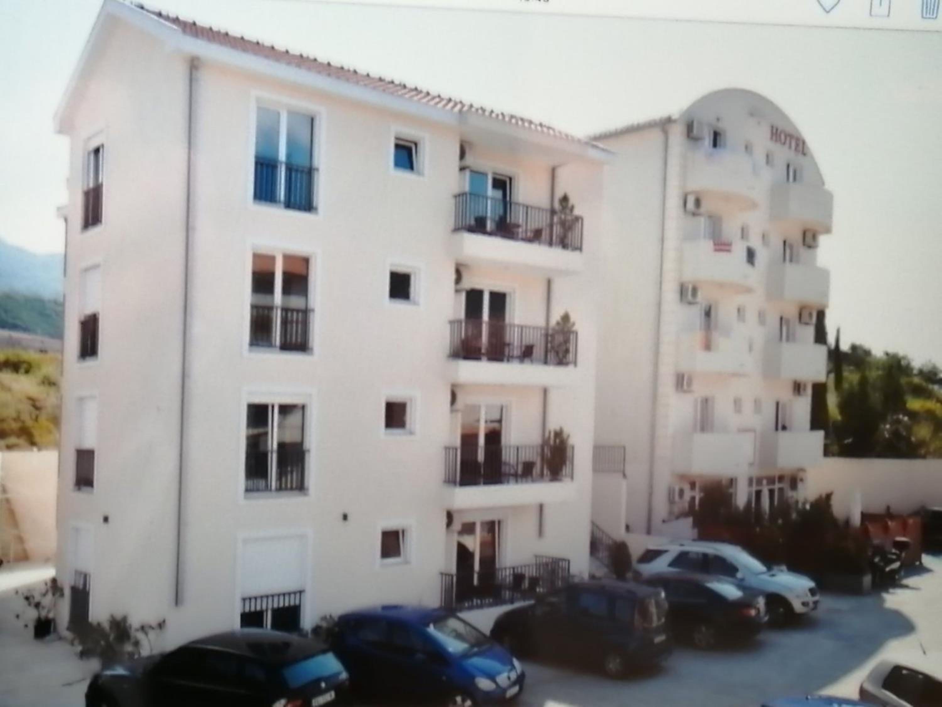 Apartments Kudra with parking
