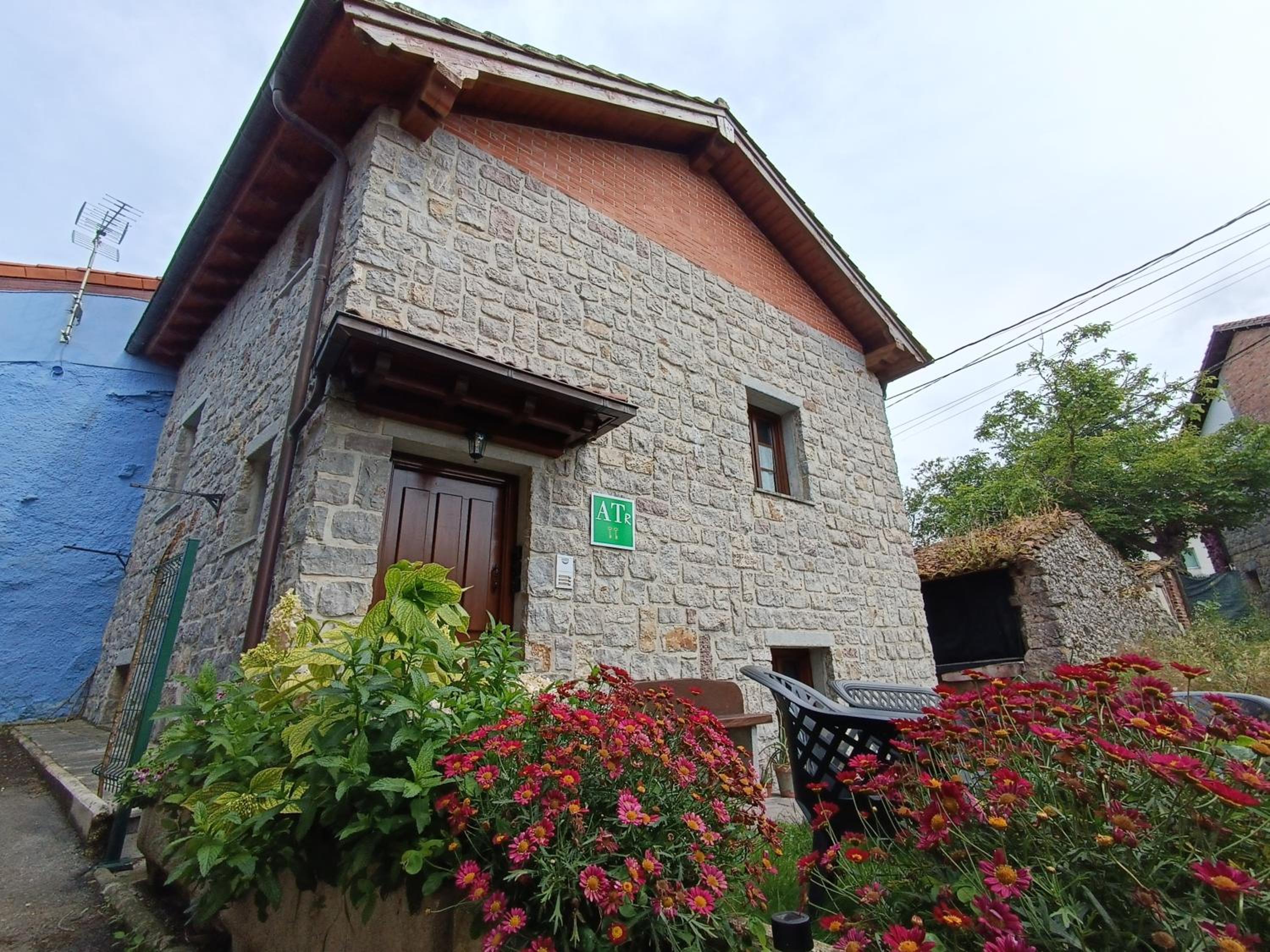 Apartamentos MinusKa con jardin y a tan solo 10 min andando a Llanes