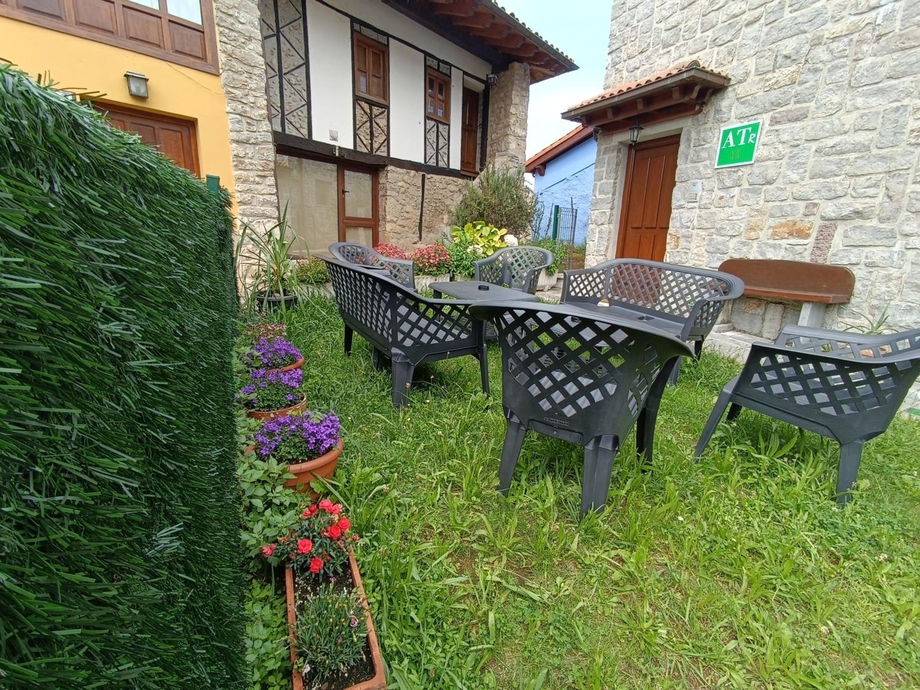 Apartamentos MinusKa con jardin y a tan solo 10 min andando a Llanes