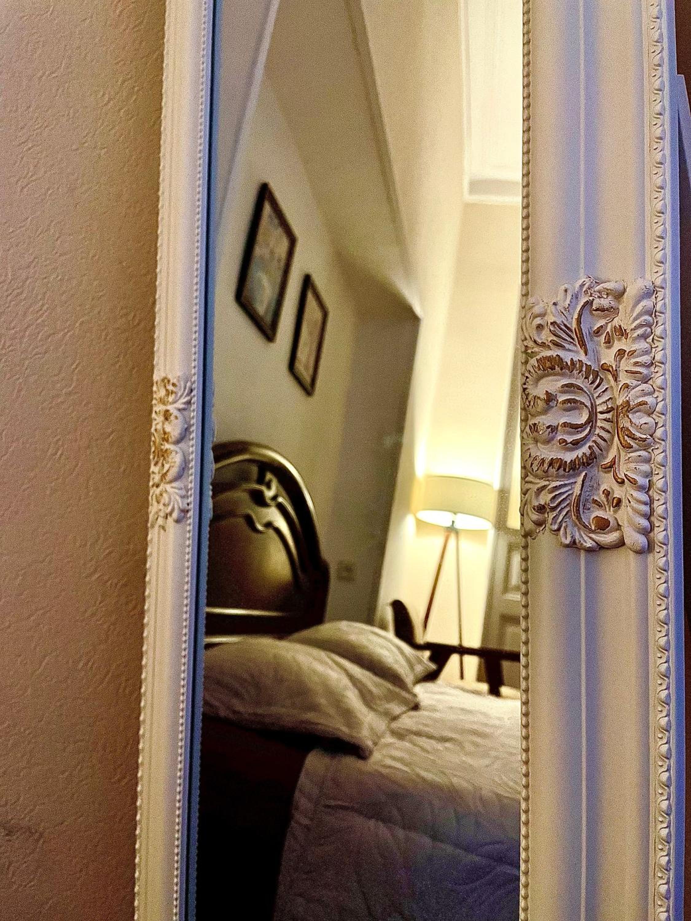 Peaceful apartment In heart of Tbilisi view 5