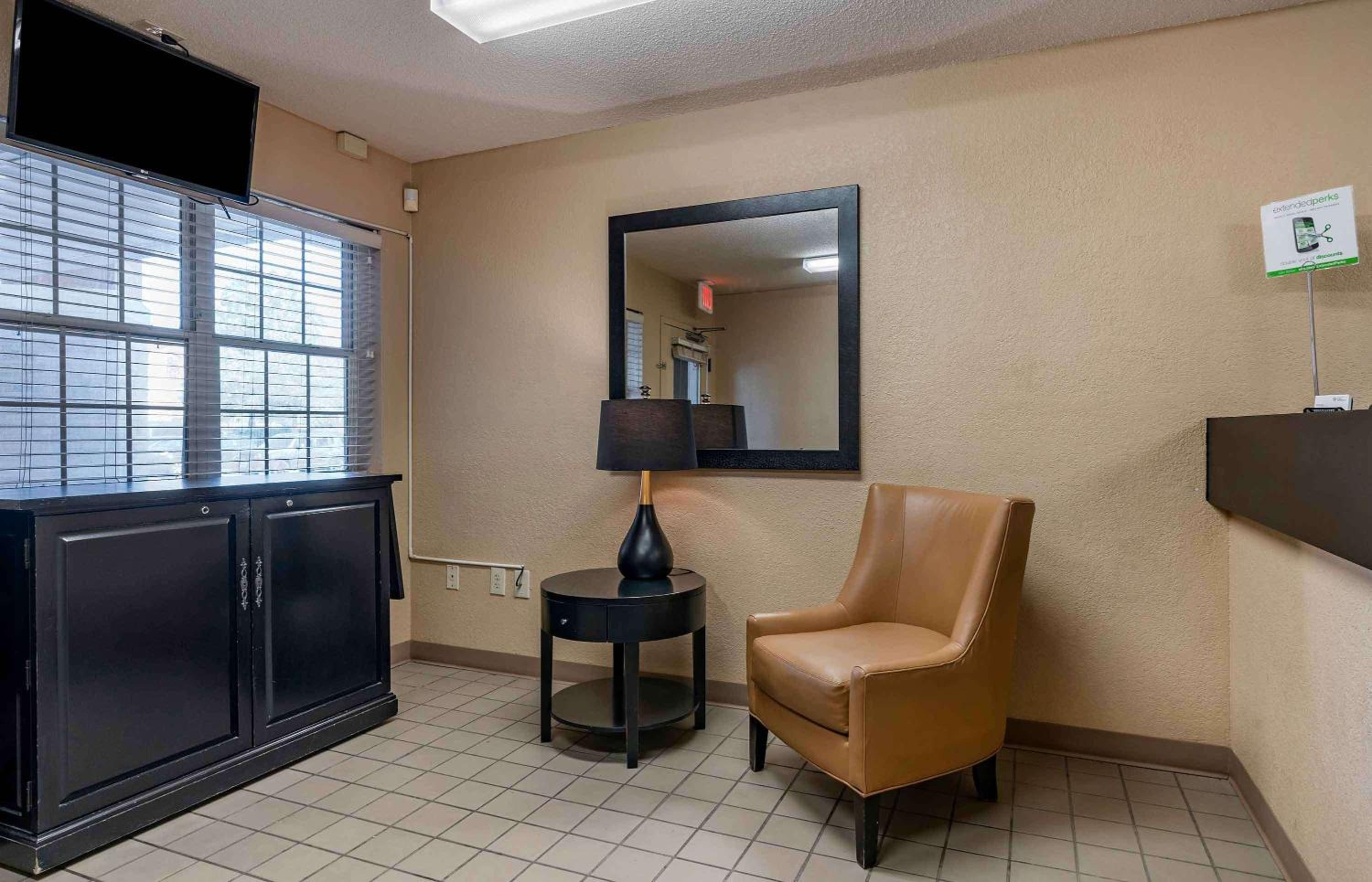 Lexington Vacations - Extended Stay America Suites - Lexington - Nicholasville Road - Property Image 26