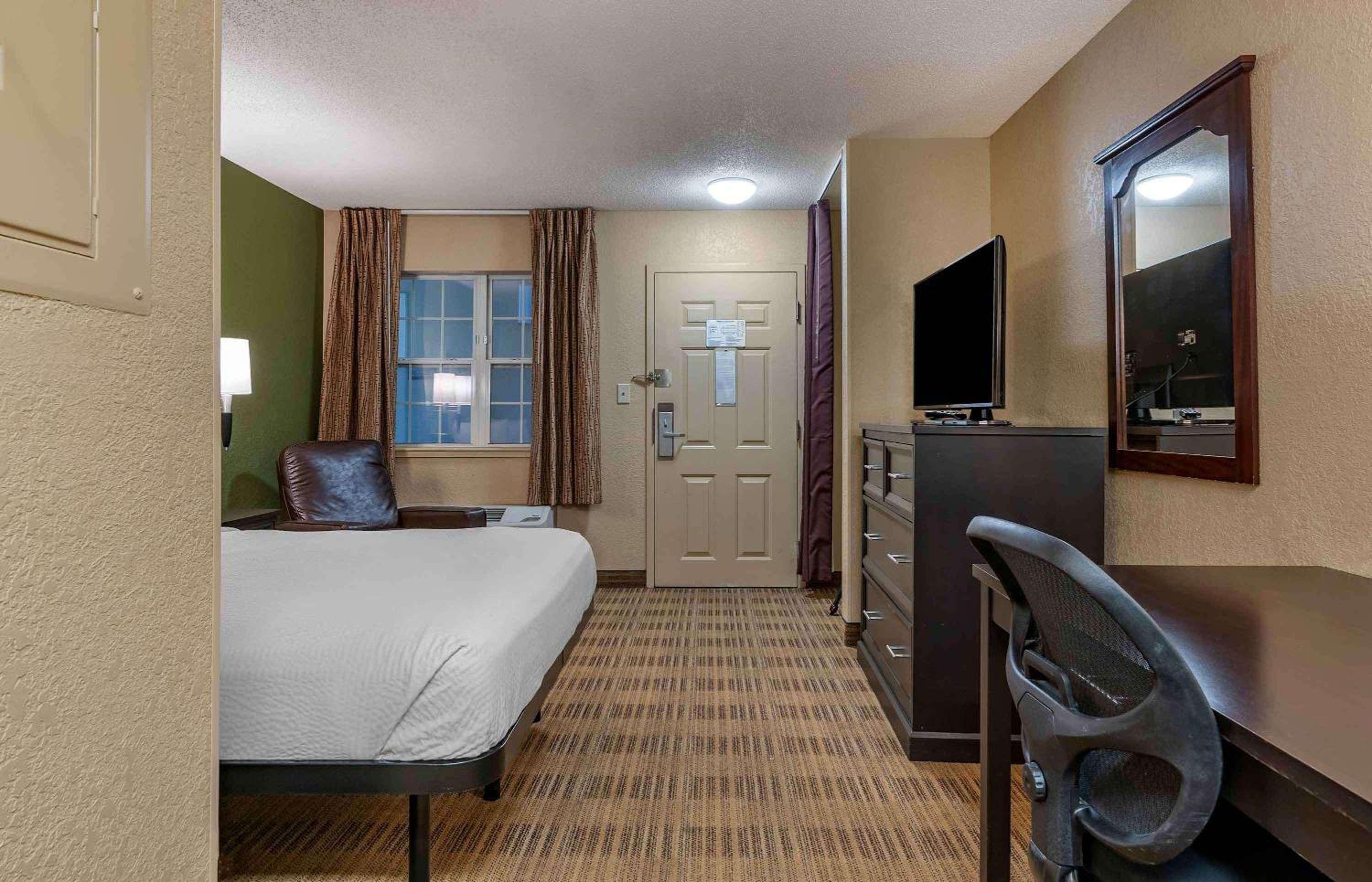 Lexington Vacations - Extended Stay America Suites - Lexington - Nicholasville Road - Property Image 21
