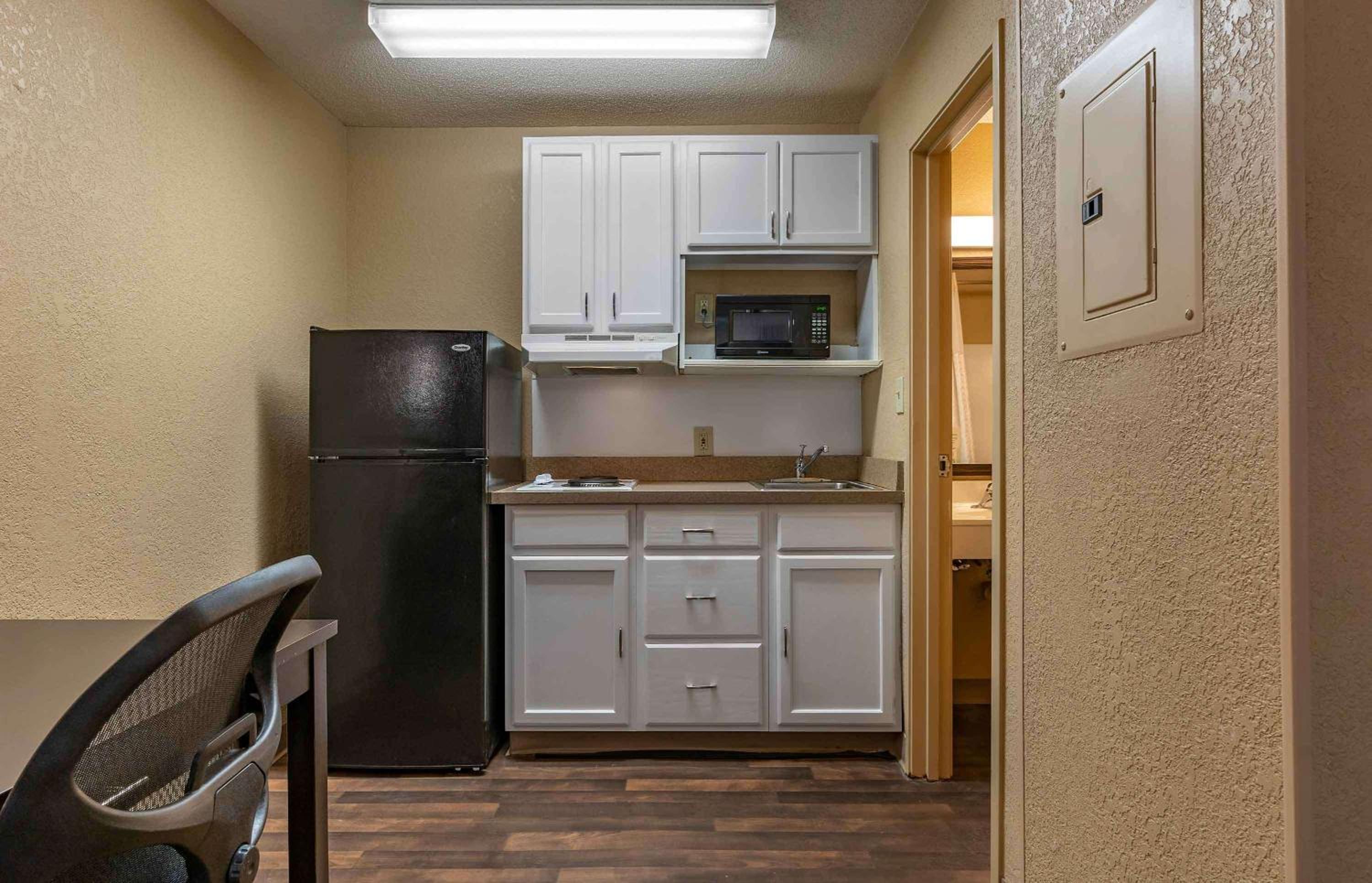 Lexington Vacations - Extended Stay America Suites - Lexington - Nicholasville Road - Property Image 19