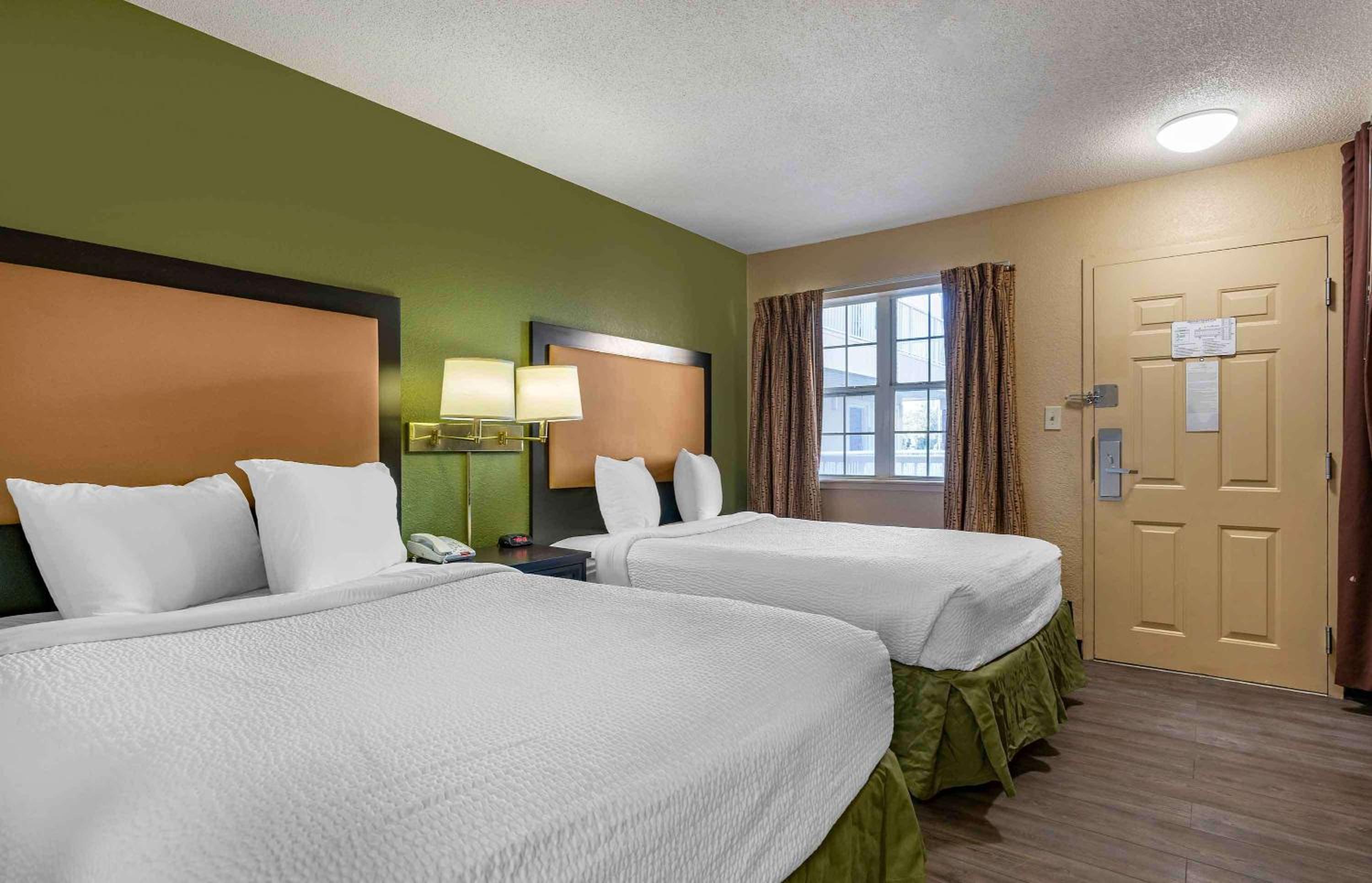 Lexington Vacations - Extended Stay America Suites - Lexington - Nicholasville Road - Property Image 1