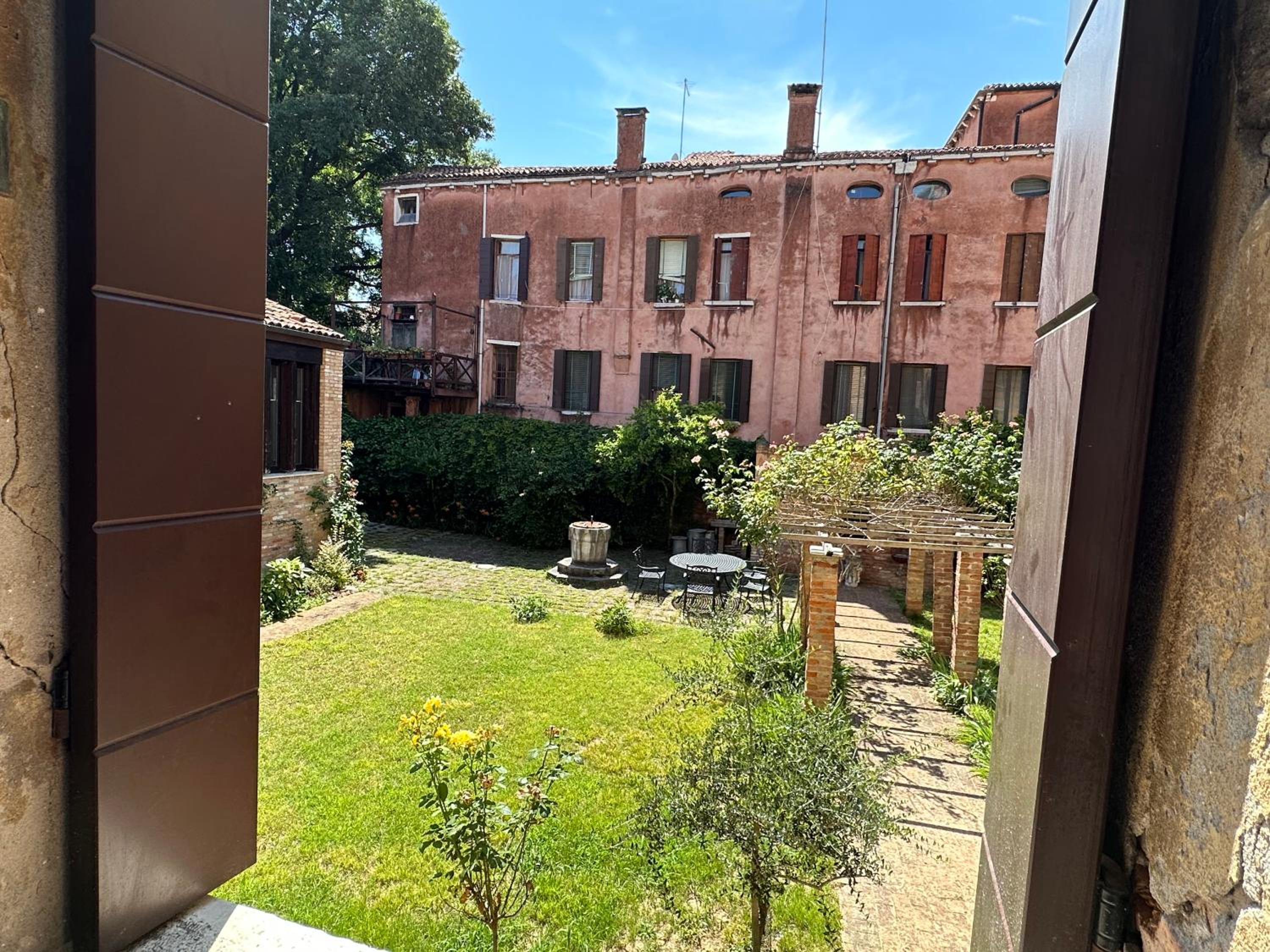 Zen Accommodations Grand Canal
