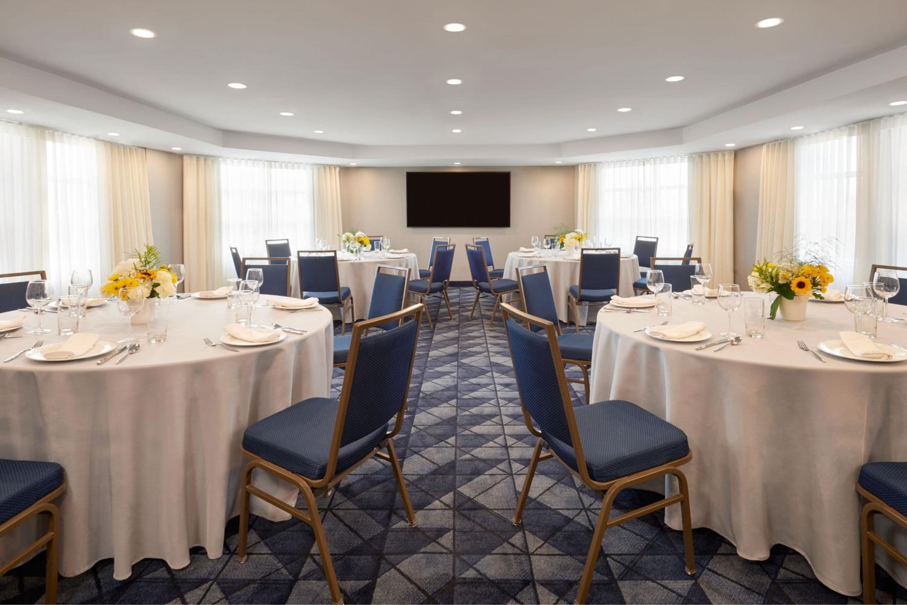 Kitchener Vacations - Courtyard by Marriott Kitchener - Property Image 38