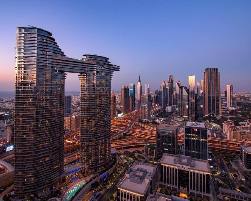 FIRST CLASS 2BR with full DUBAI SKYLINE & SEA view