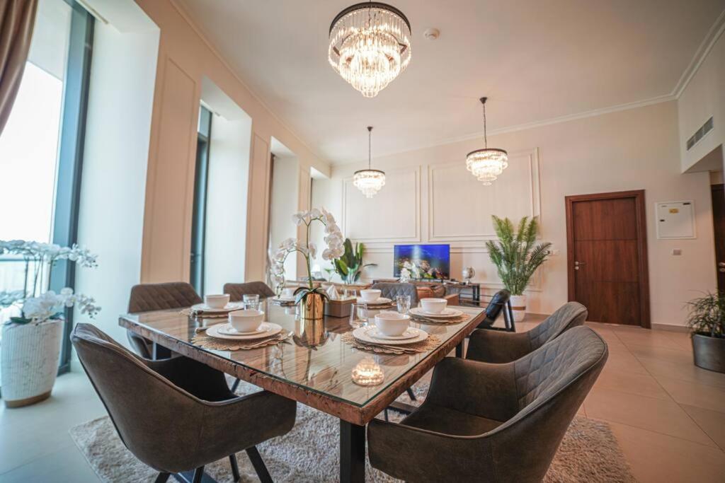 FIRST CLASS 2BR with full DUBAI SKYLINE & SEA view