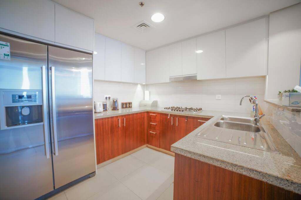 FIRST CLASS 2BR with full DUBAI SKYLINE & SEA view