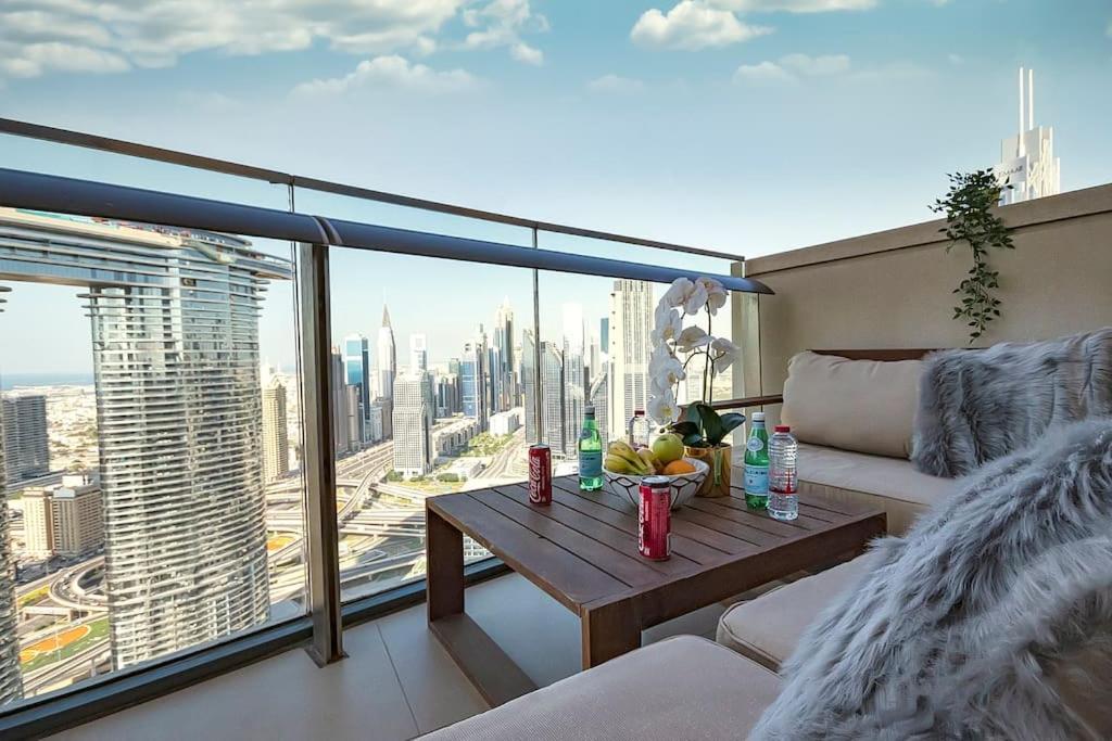 FIRST CLASS 2BR with full DUBAI SKYLINE & SEA view