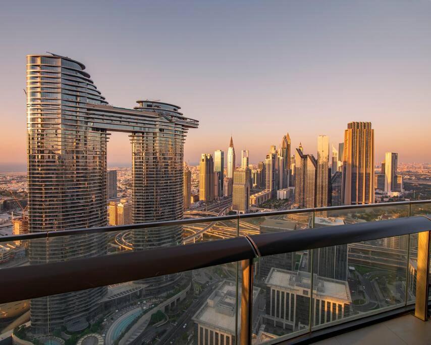 FIRST CLASS 2BR with full DUBAI SKYLINE & SEA view