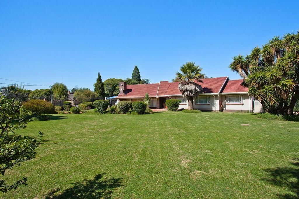 Macum Haven 4BR Home in Florida Park Pool! Parking! Fast Wifi! view 2