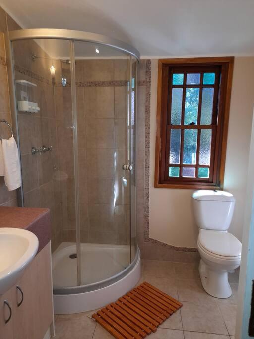 Quirky Cottage in Centre of Maleny, Walk Everywhere