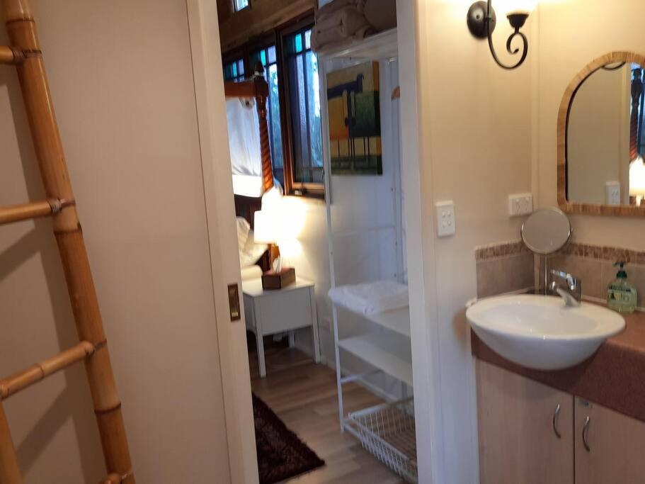 Quirky Cottage in Centre of Maleny, Walk Everywhere