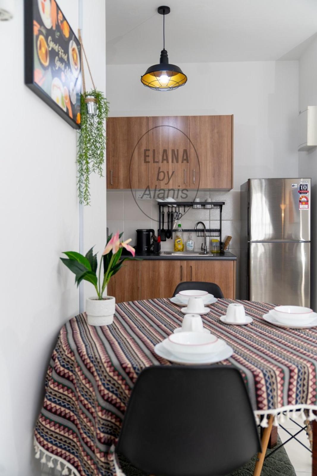 Elana by Alanis Free Wifi and Netflix photo 4