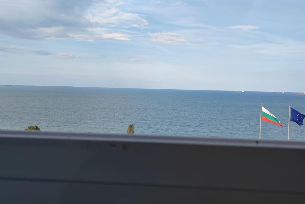 SEA VIEW FLORA