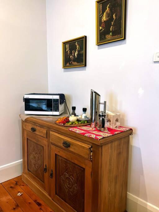 Mid Century 1930 Beautifully renovated Californian Bunglow