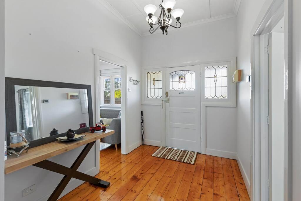 Mid Century 1930 Beautifully renovated Californian Bunglow