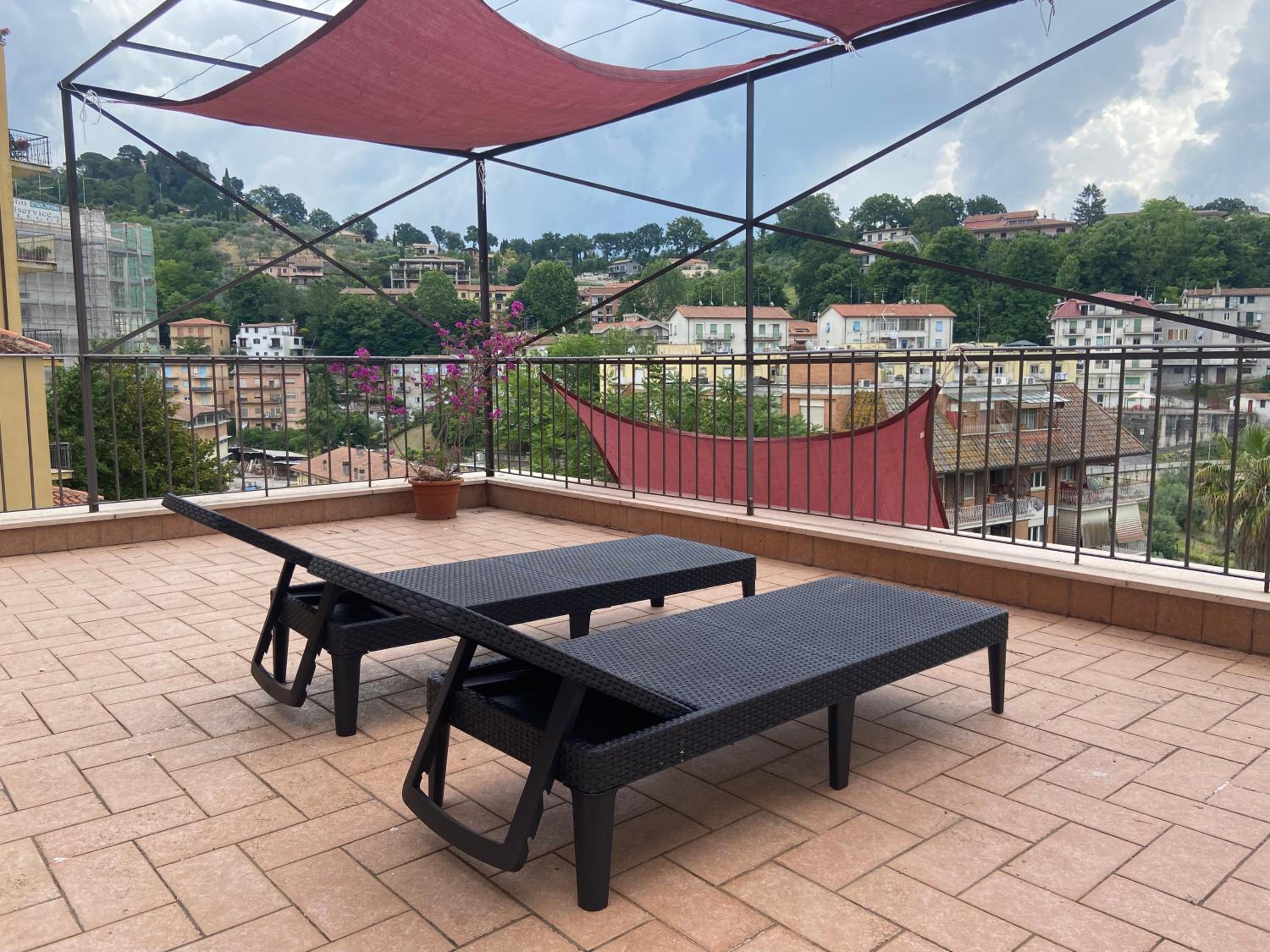 Little Sun Cottage with private carpark and sunny terraces view 5