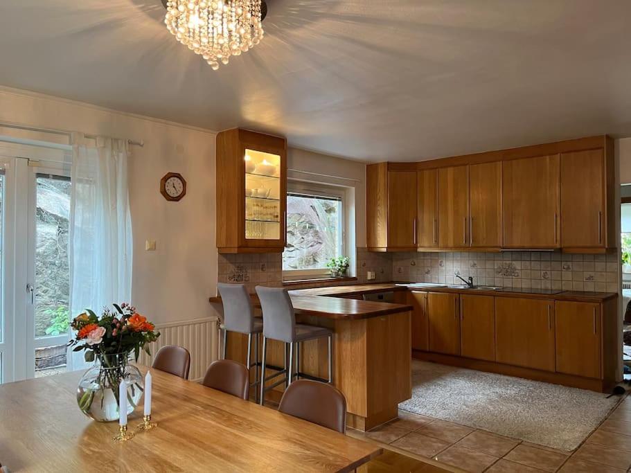 Grand villa with great location!