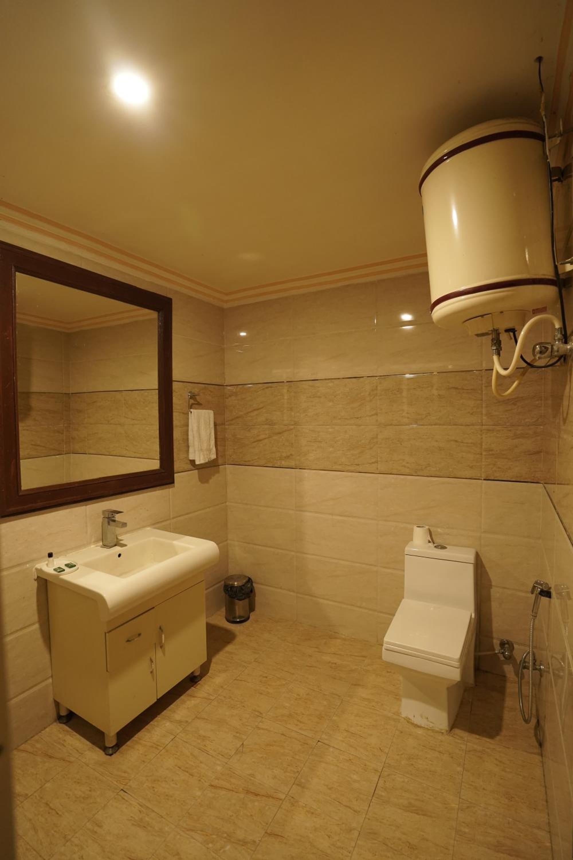 Royal Palace Resort Bhagsunag