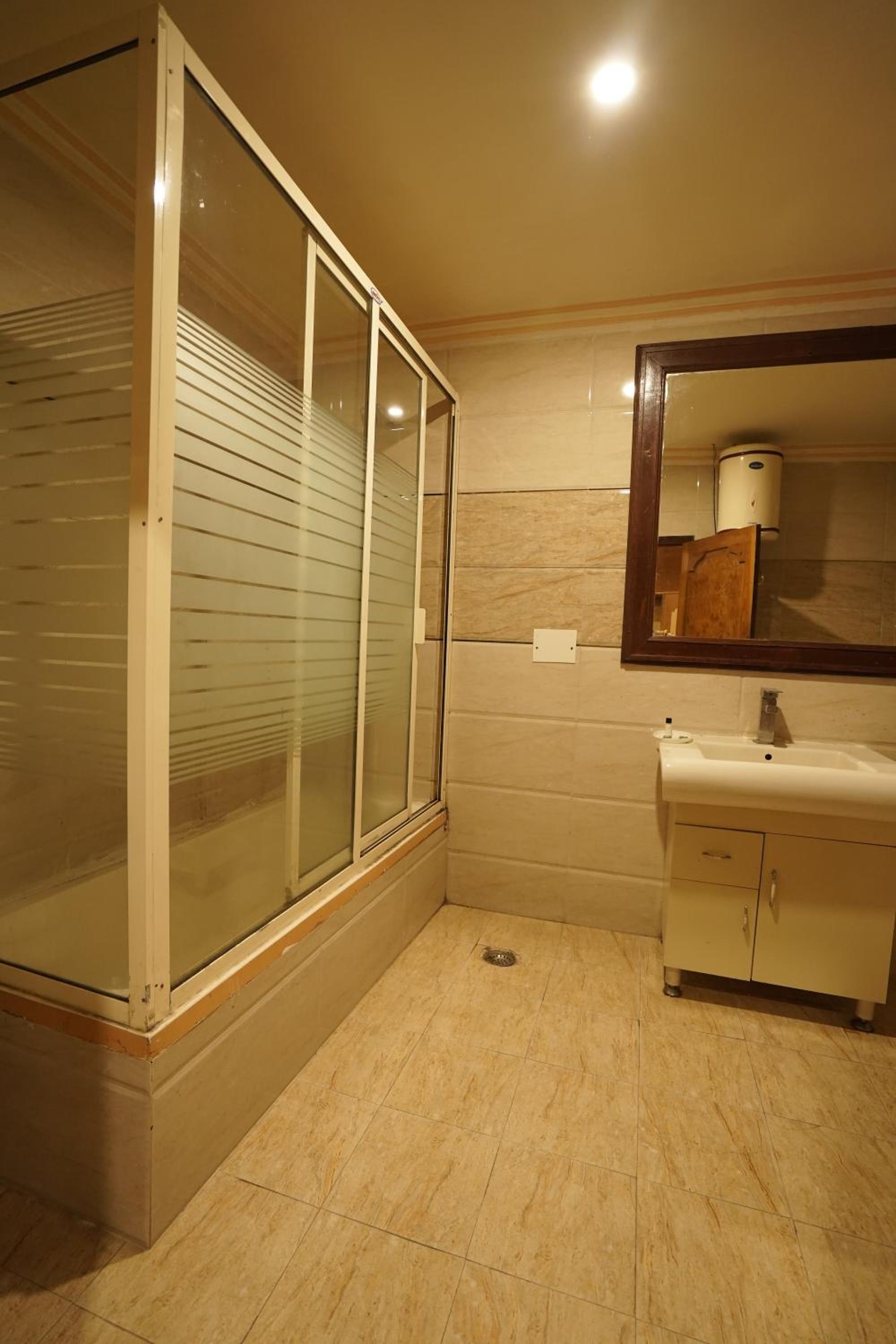Royal Palace Resort Bhagsunag