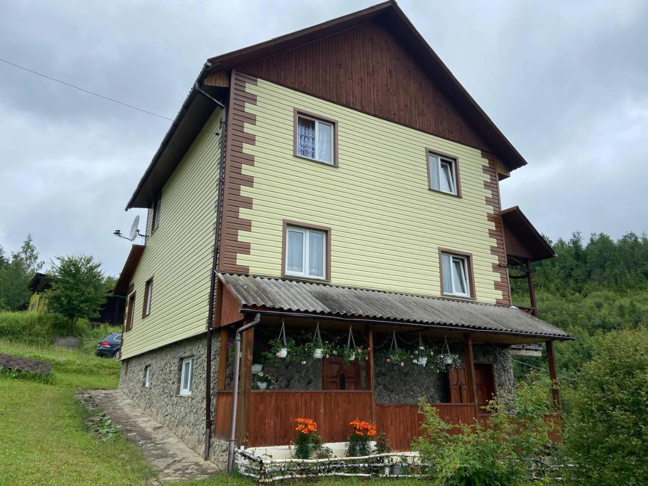Родинна оселя view 2