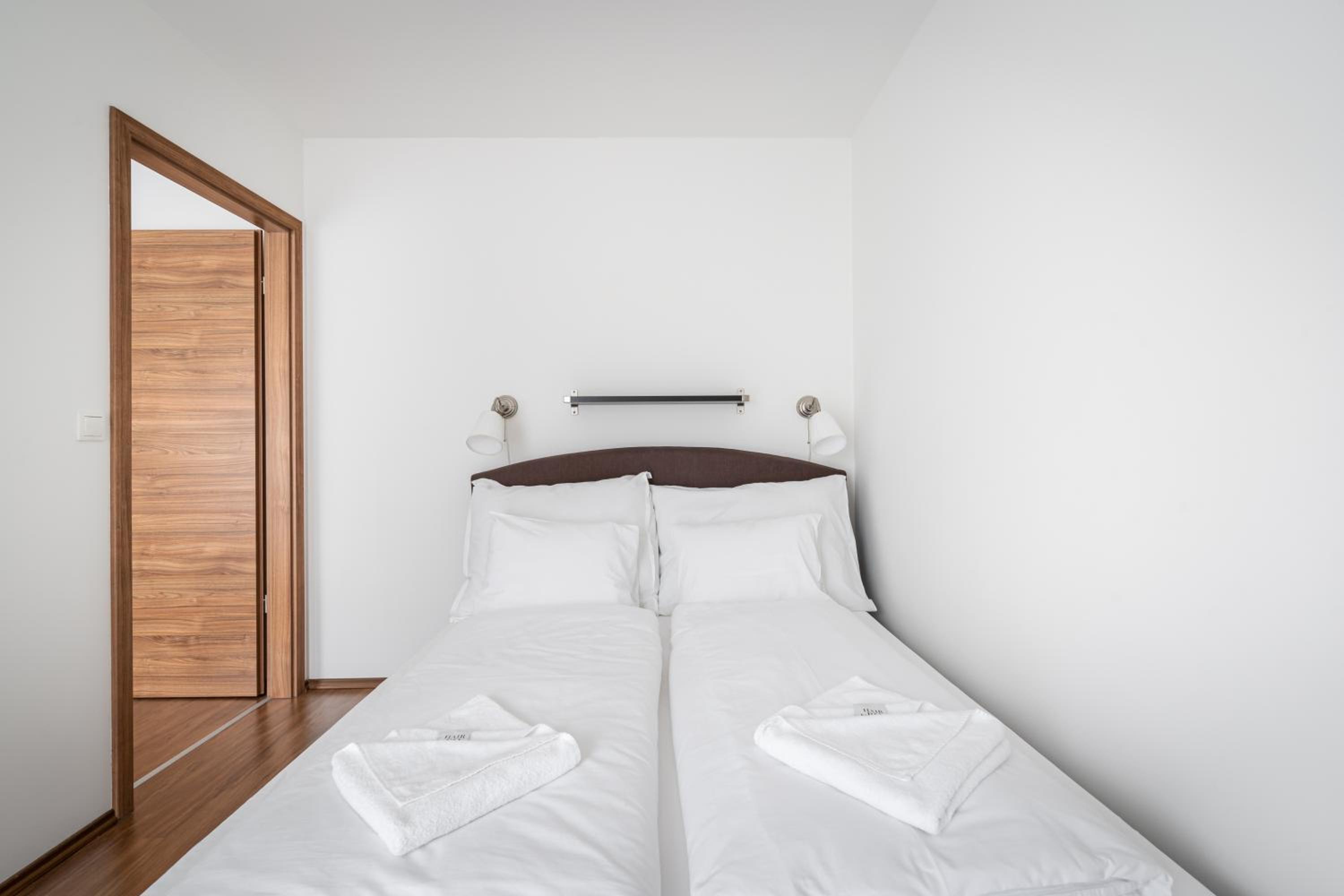 White Cascade Realty Apartment