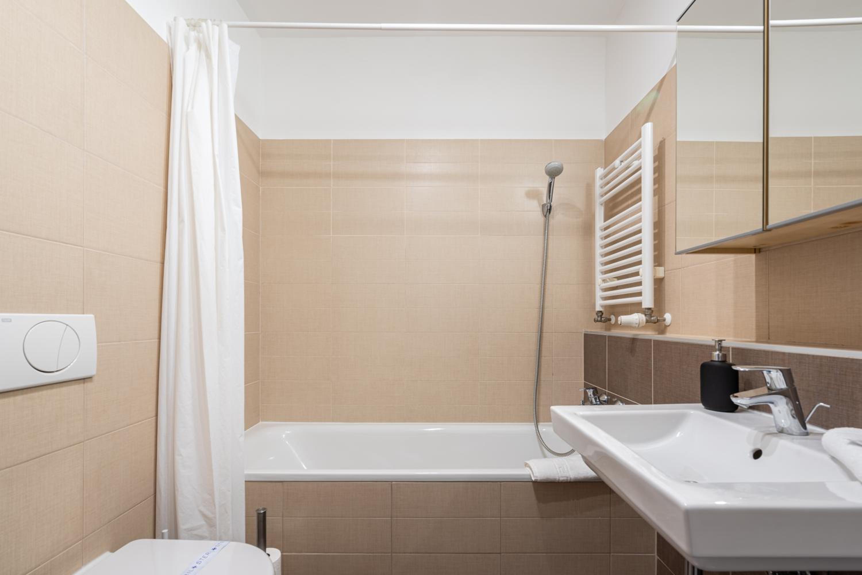 White Cascade Realty Apartment