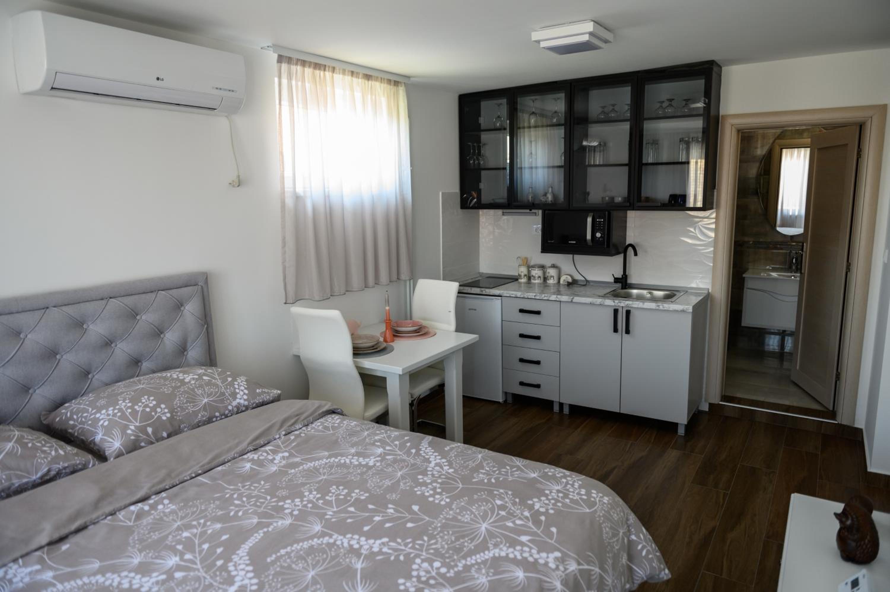 Bella Apartments